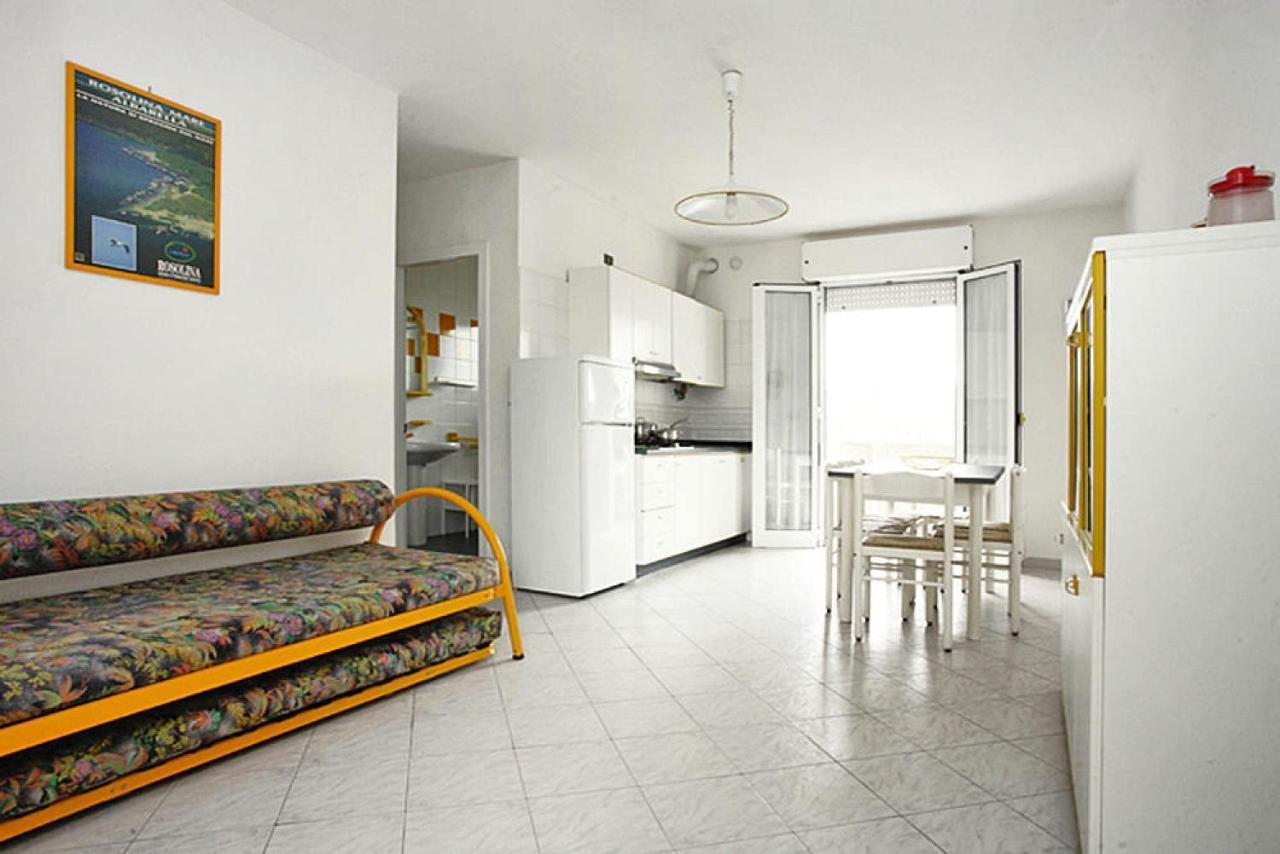 Apartment In Rosolina Mare With A Shared Pool מראה חיצוני תמונה