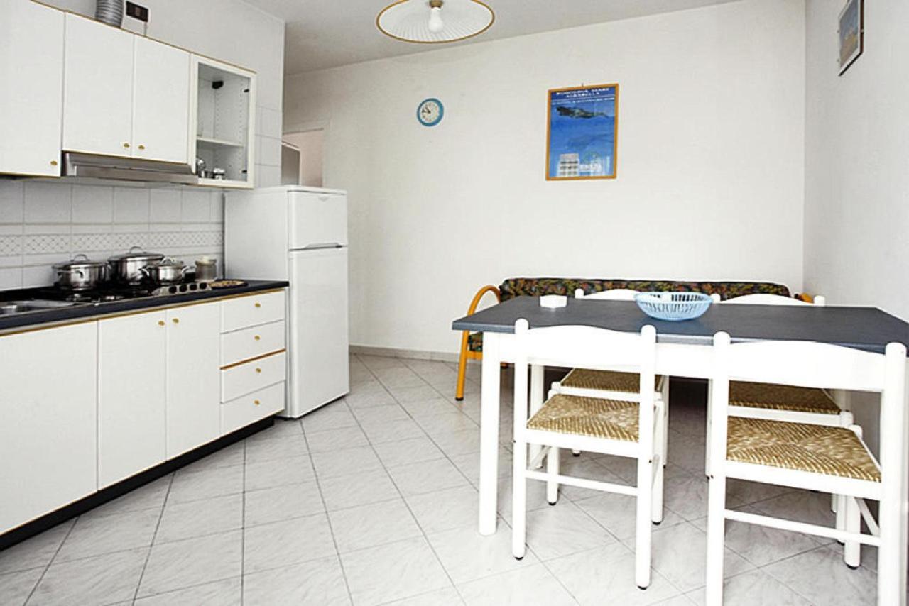 Apartment In Rosolina Mare With A Shared Pool מראה חיצוני תמונה
