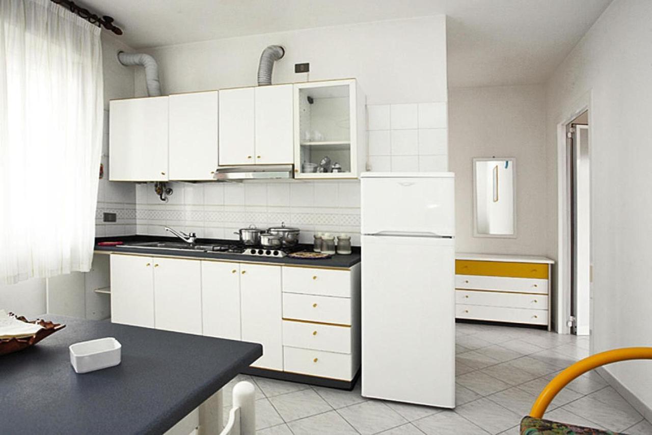 Apartment In Rosolina Mare With A Shared Pool מראה חיצוני תמונה